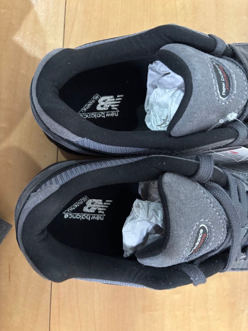 新品タグ付き New Balance 2002R ダークグレー 26.5cm