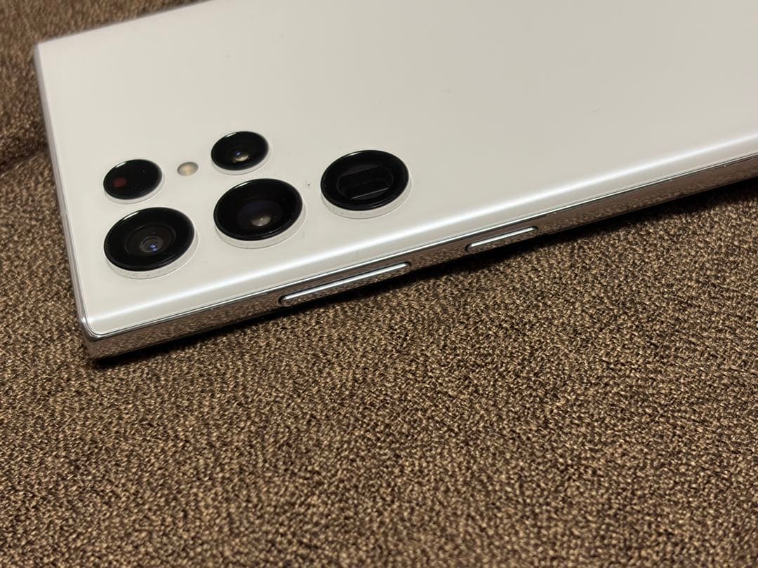 Samsung Galaxy S22 Ultra ホワイト 美品【お値下げ中】