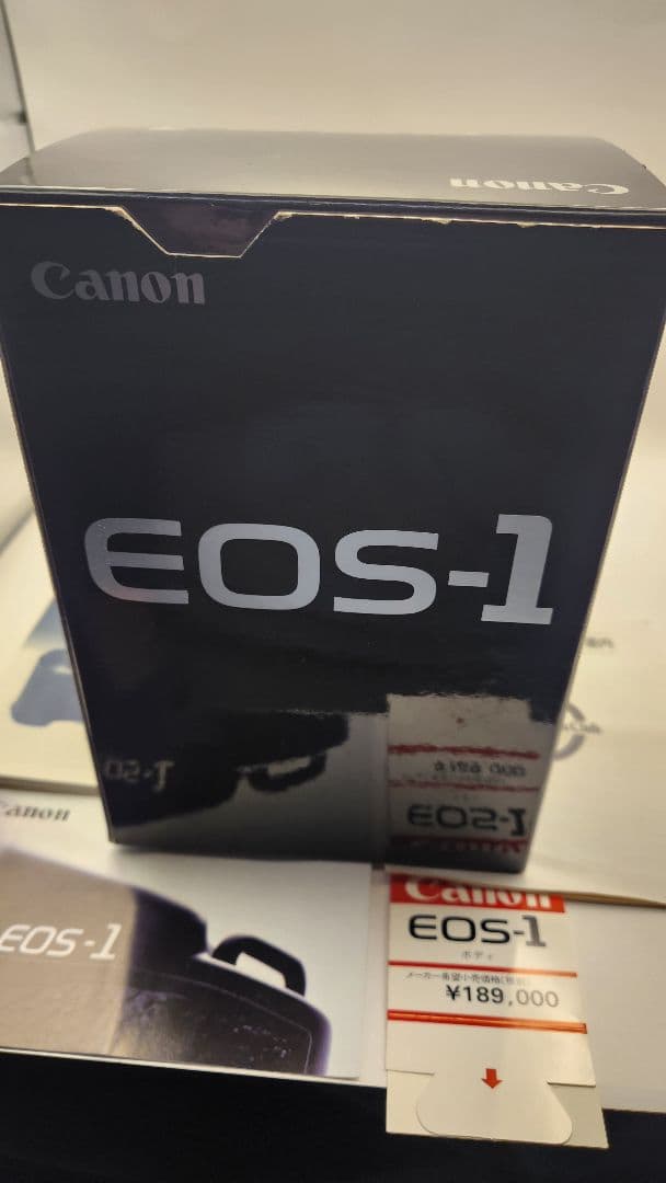 Canon　eos1初代フィルムカメラ