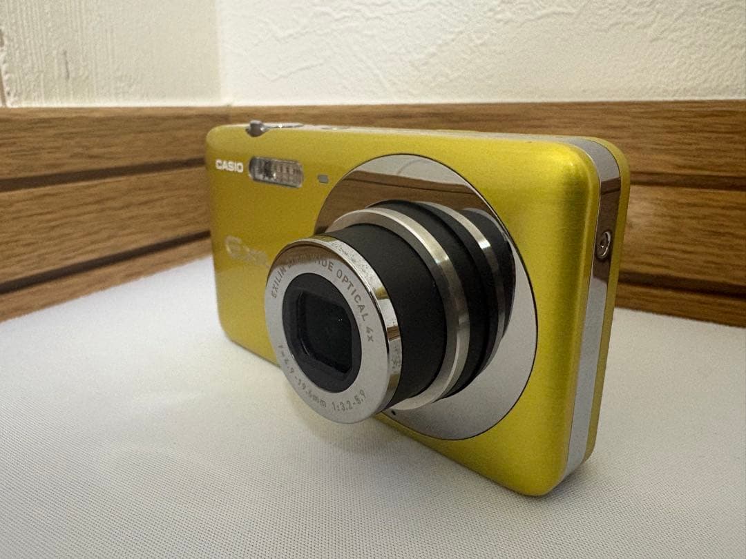 【箱付属品付き】デジカメCASIO EXILIM EX-Z800 イエロー