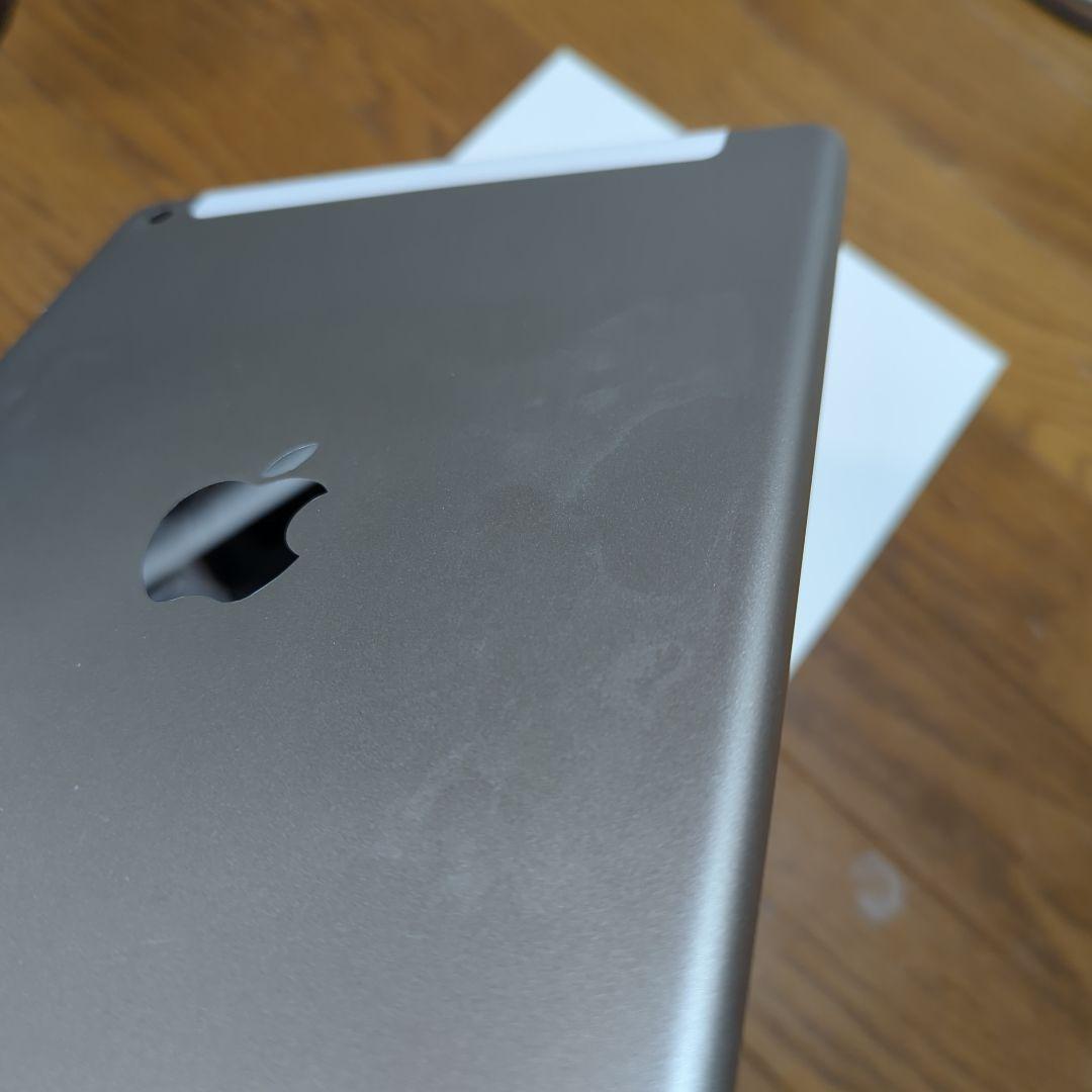 Apple iPad 第5世代 Cellularモデル シルバー 本体