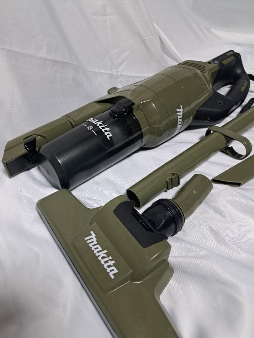 ゆうちゃさん専用】Makita 充電式クリーナー CL003Gの通販