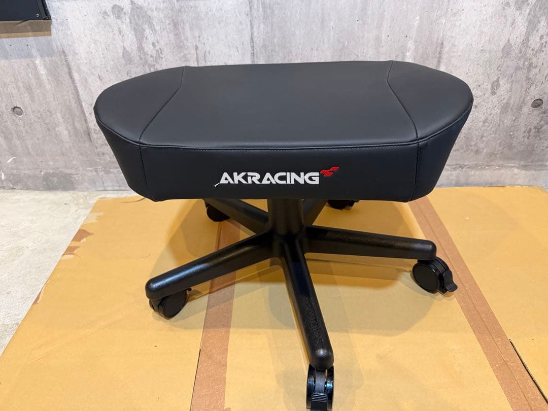 ★中古美品AKRacing オットマン ブラック フットレスト ゲーミングチェア AKRacing（エーケーレーシング） オットマン ゲーミングチェア向け 足