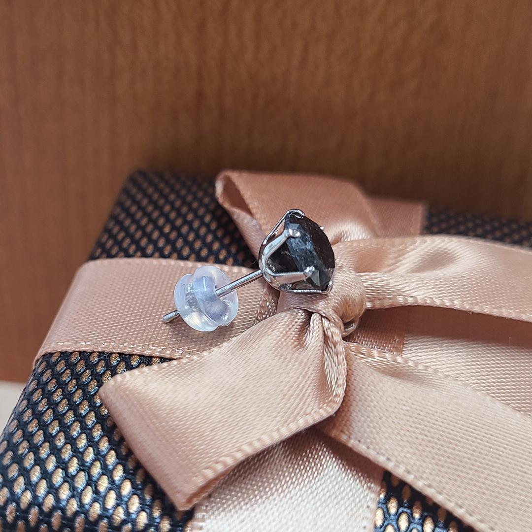 男女兼用 1.35ct ブラック ダイヤモンド Pt900 片耳 ピアス 鑑別