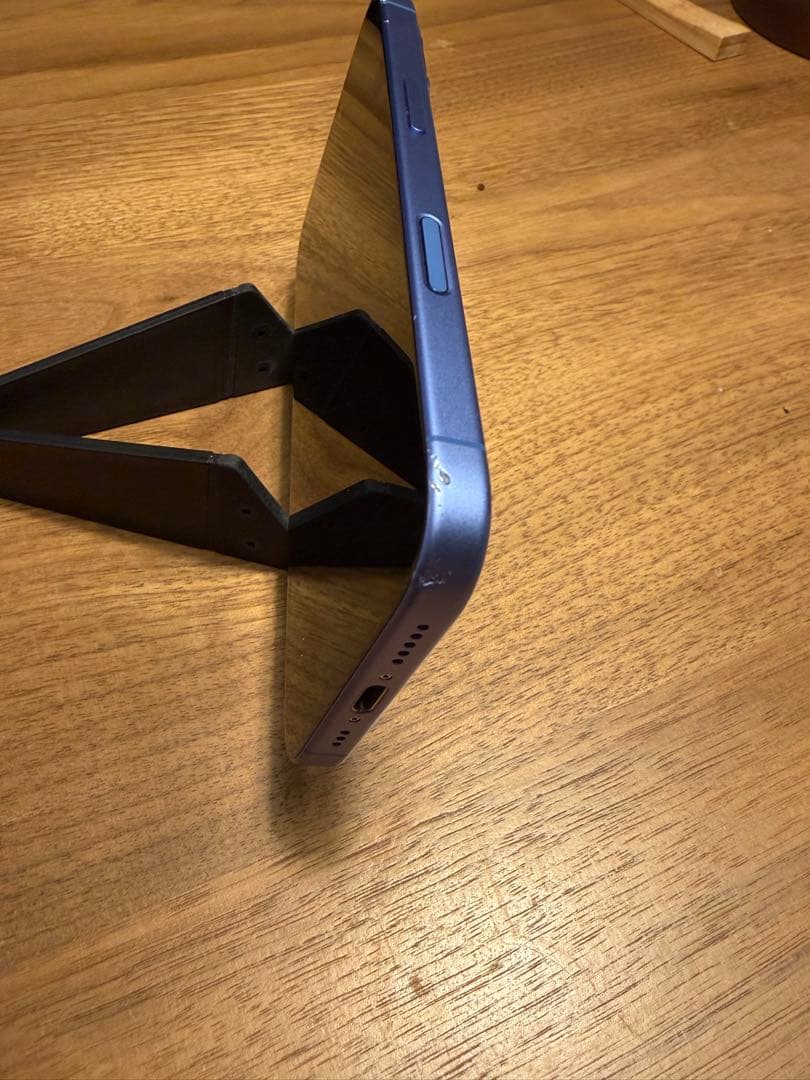 iPhone16 本体 ウルトラマリン 256GB 中古 バッテリー容量93%