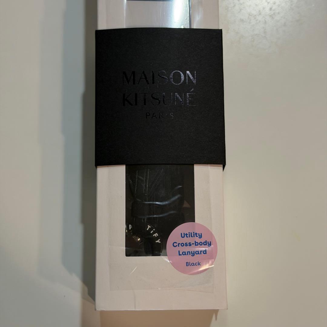 新品公式 完売品 メゾンキツネ CASETiFYスマホストラップ　ブラック
