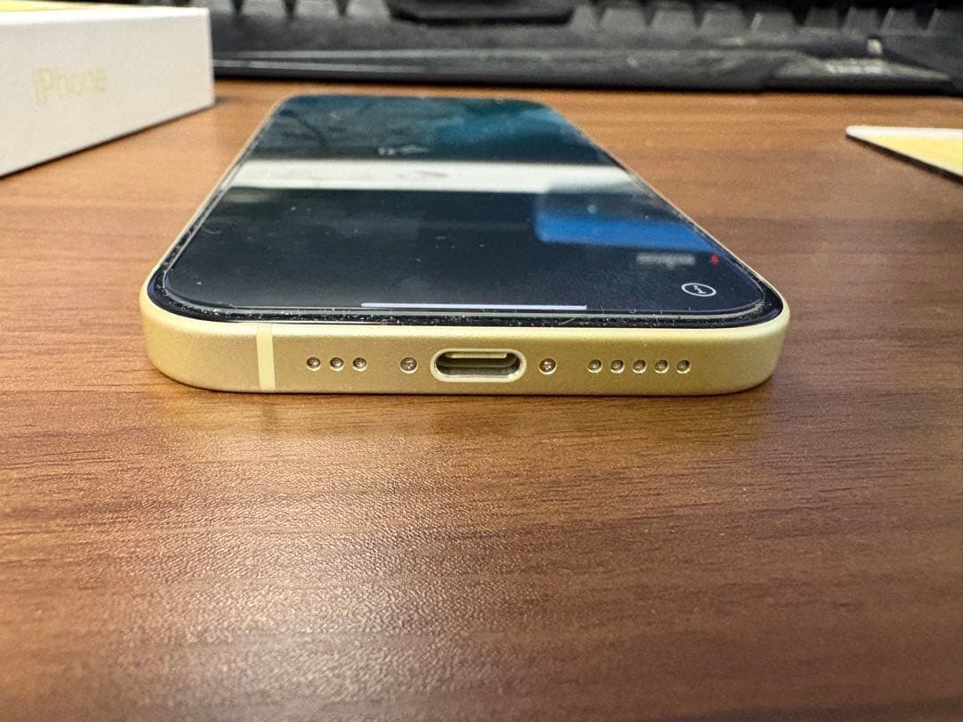 Y*7様 Apple iPhone15 イエロー　256GB 新品同様　保証残あ