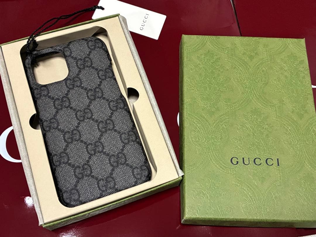 GUCCI アイフォンケース　アイフォン15 GUCCI グッチ GG iPhone 15/ Pro/Pro Max スマホ お洒落 ケース (GUCCI