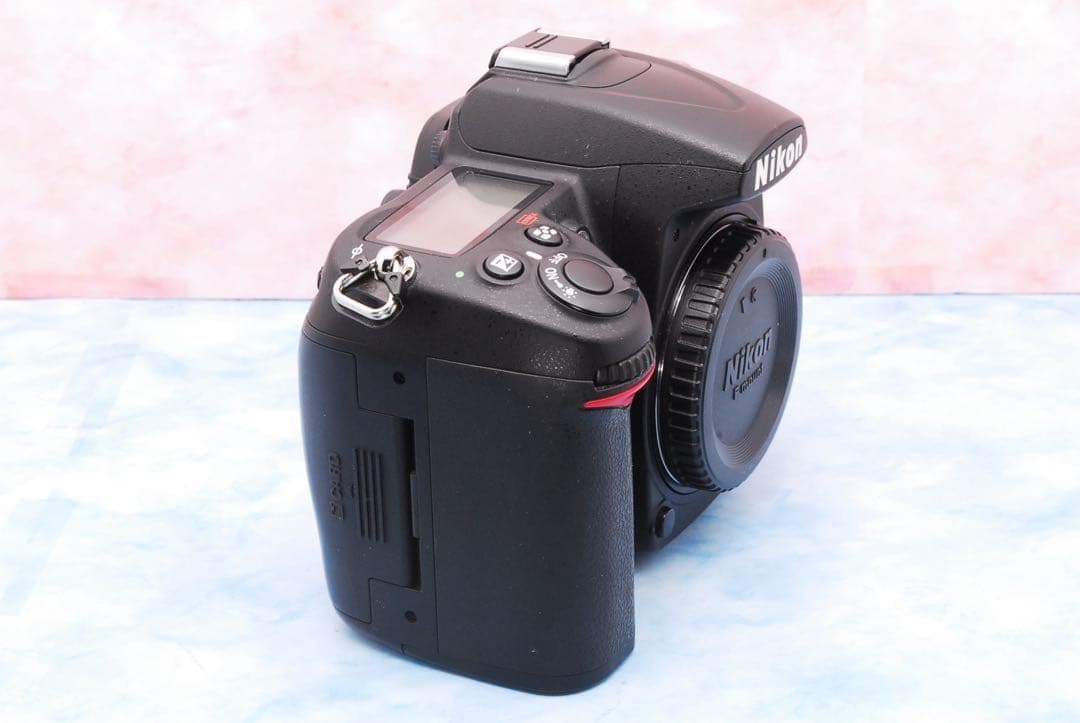 Nikon D7000☆一眼レフカメラ☆超望遠付Wレンズ☆バッグ付☆S数極少