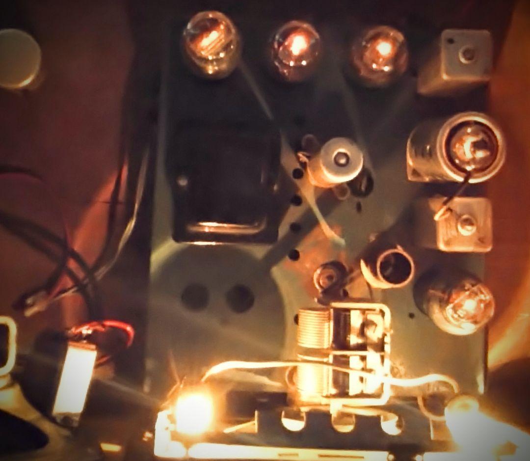 昭和レトロ真空管ラジオ　蓄音機　アンティーク　ジャンク