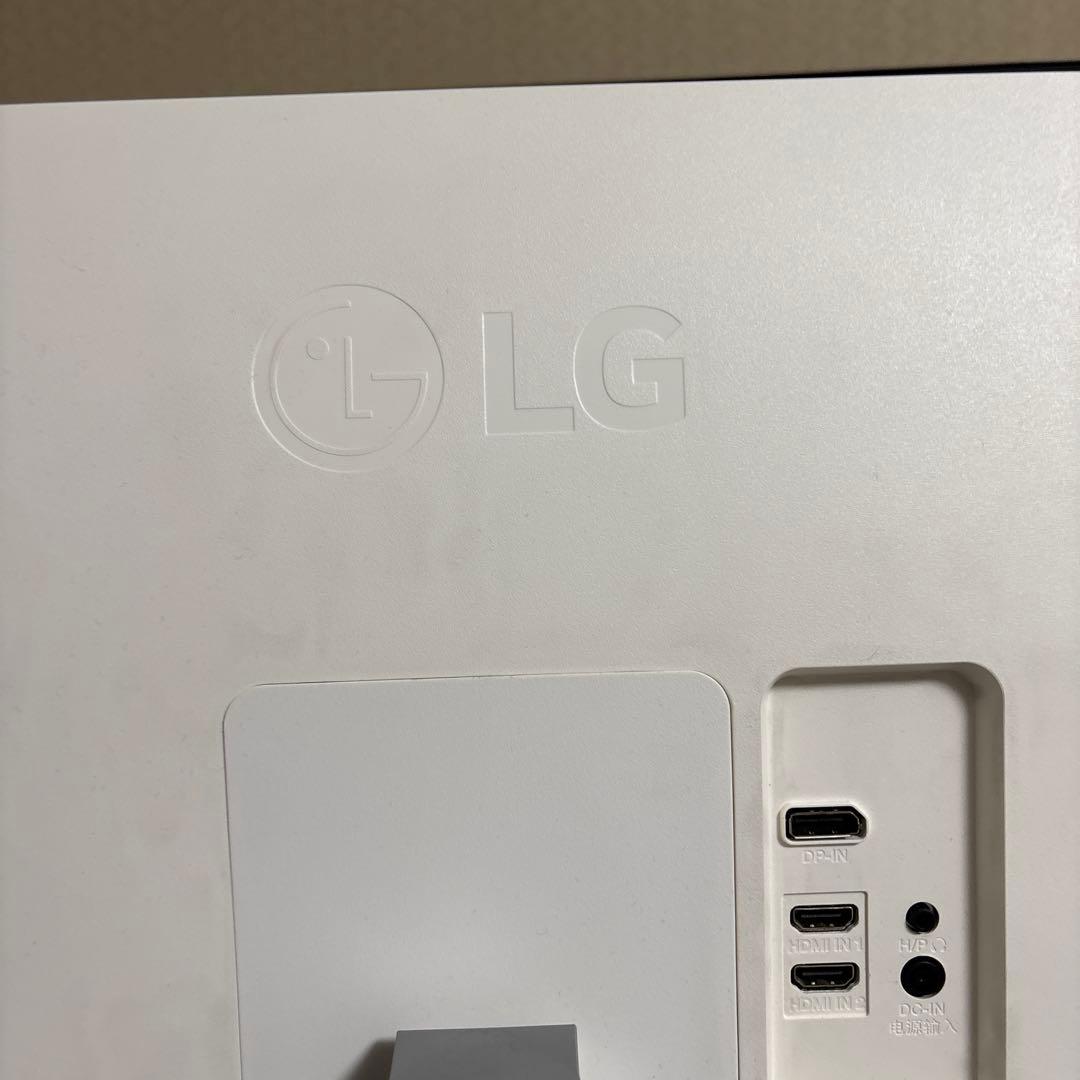 LG 32UN500-W 31.5インチ 4Kモニター 液晶　2023年製