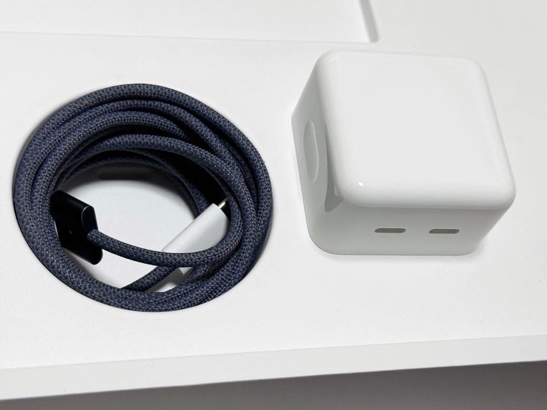 極美品　バッテリー99%　MacBook Air M2 8GB 512GB