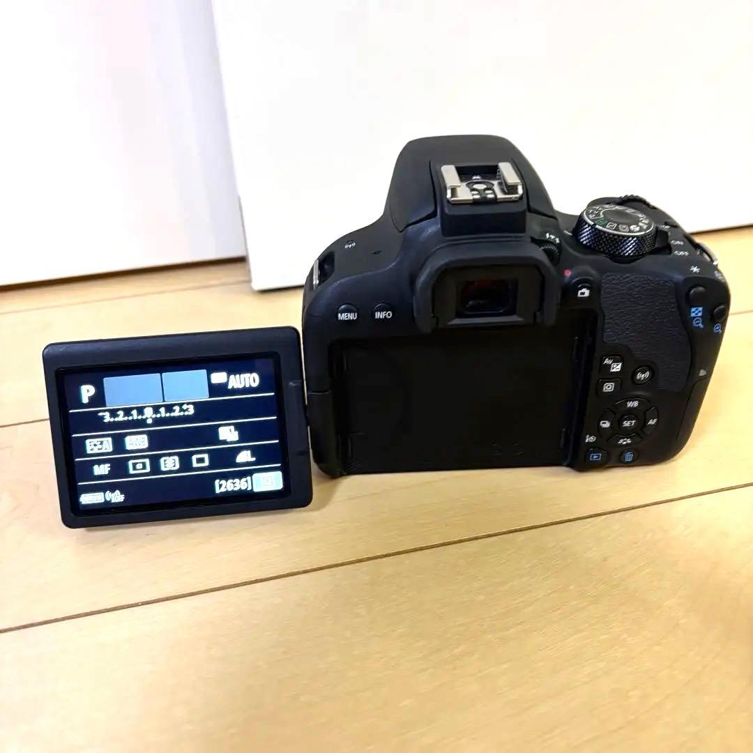 【美品】おまけ付　Canon EOS Kiss X9i ダブルズームキット