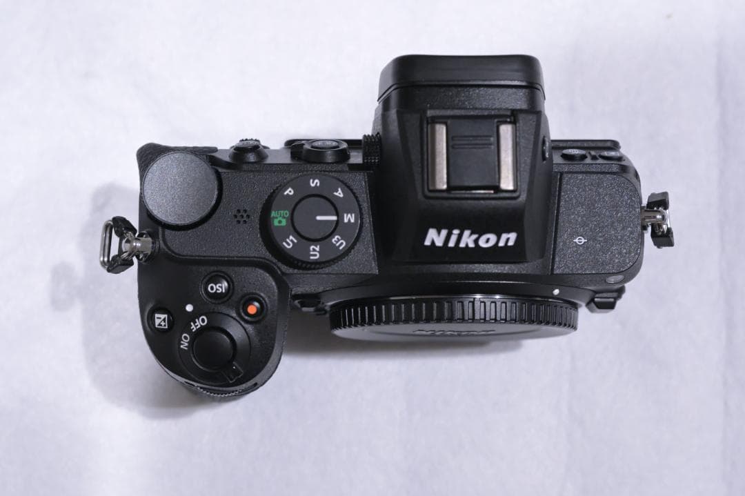 Nikon Z5 ミラーレスカメラ ボディ