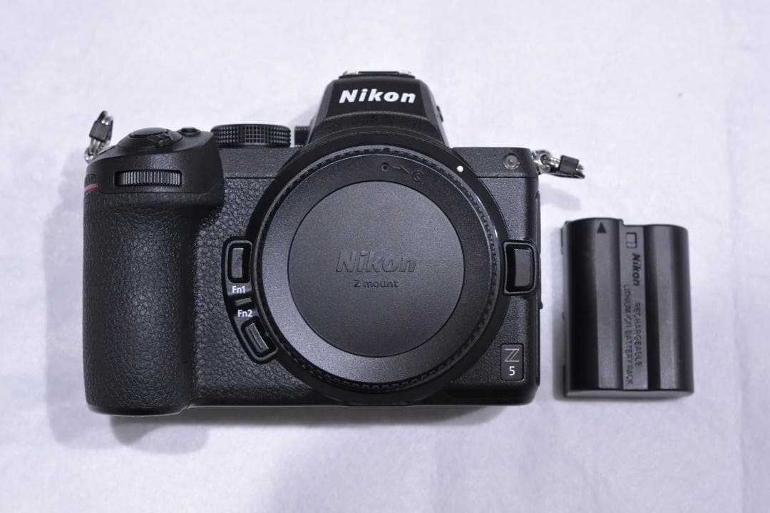 Nikon Z5 ミラーレスカメラ ボディ