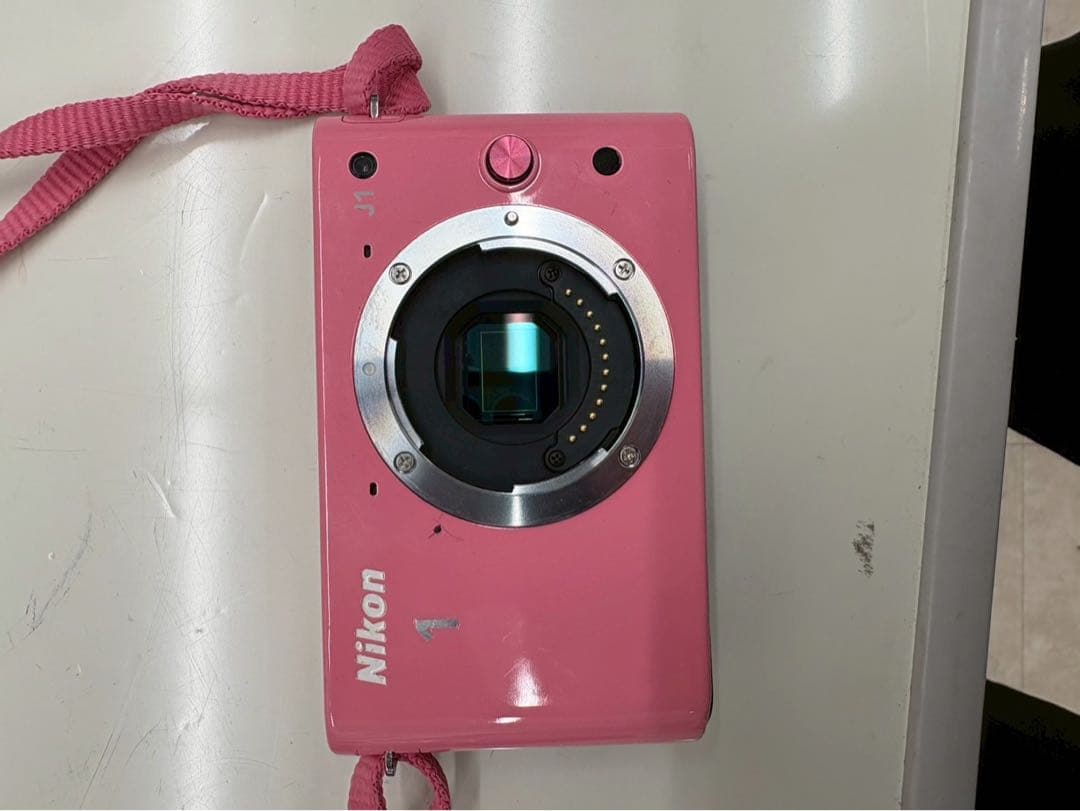 ニコン Nikon 1 J1 ピンク レンズ　10-30mm F3.5-5.6