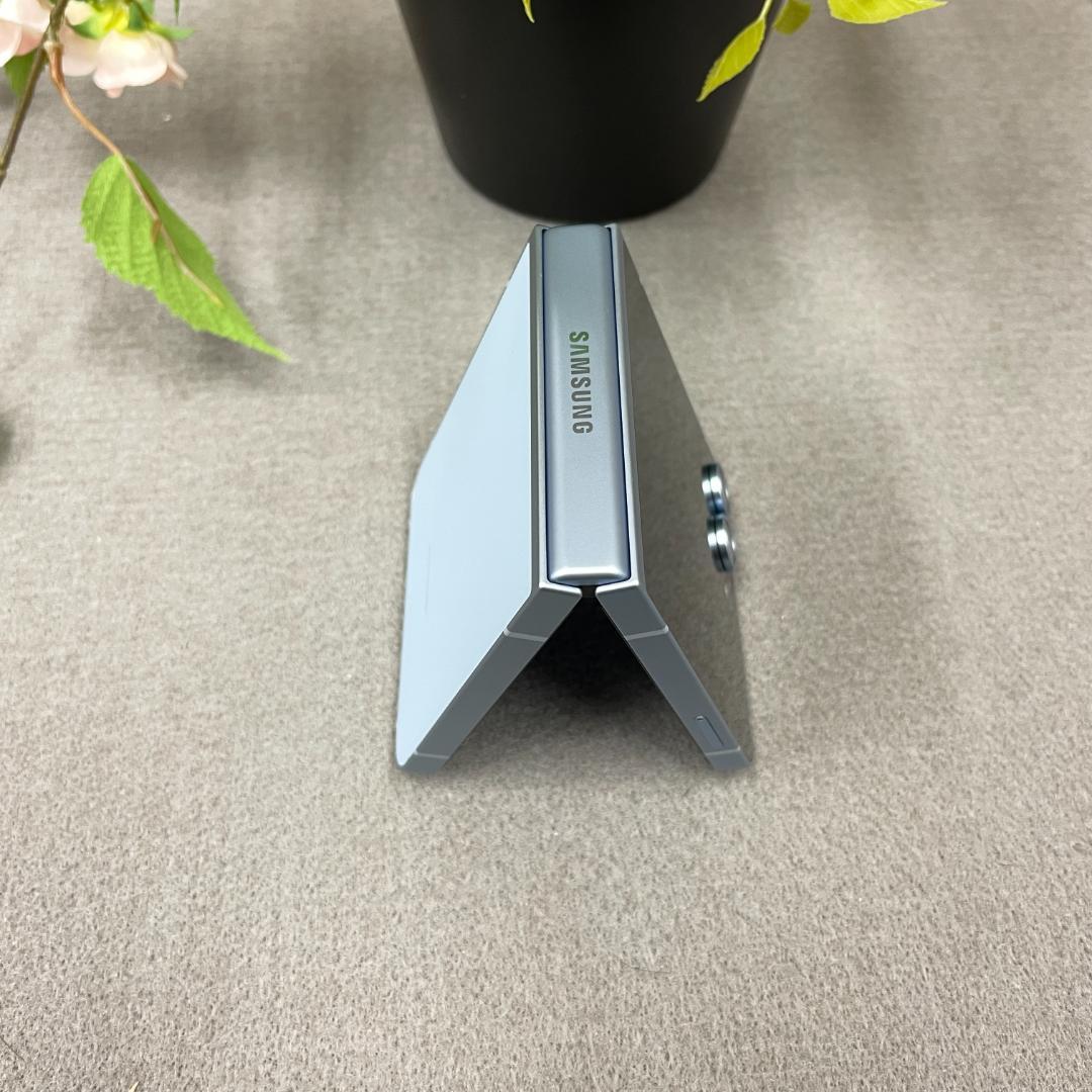 Galaxy Z Flip6 256GB ブルー 国内版SIMフリー 送料無料