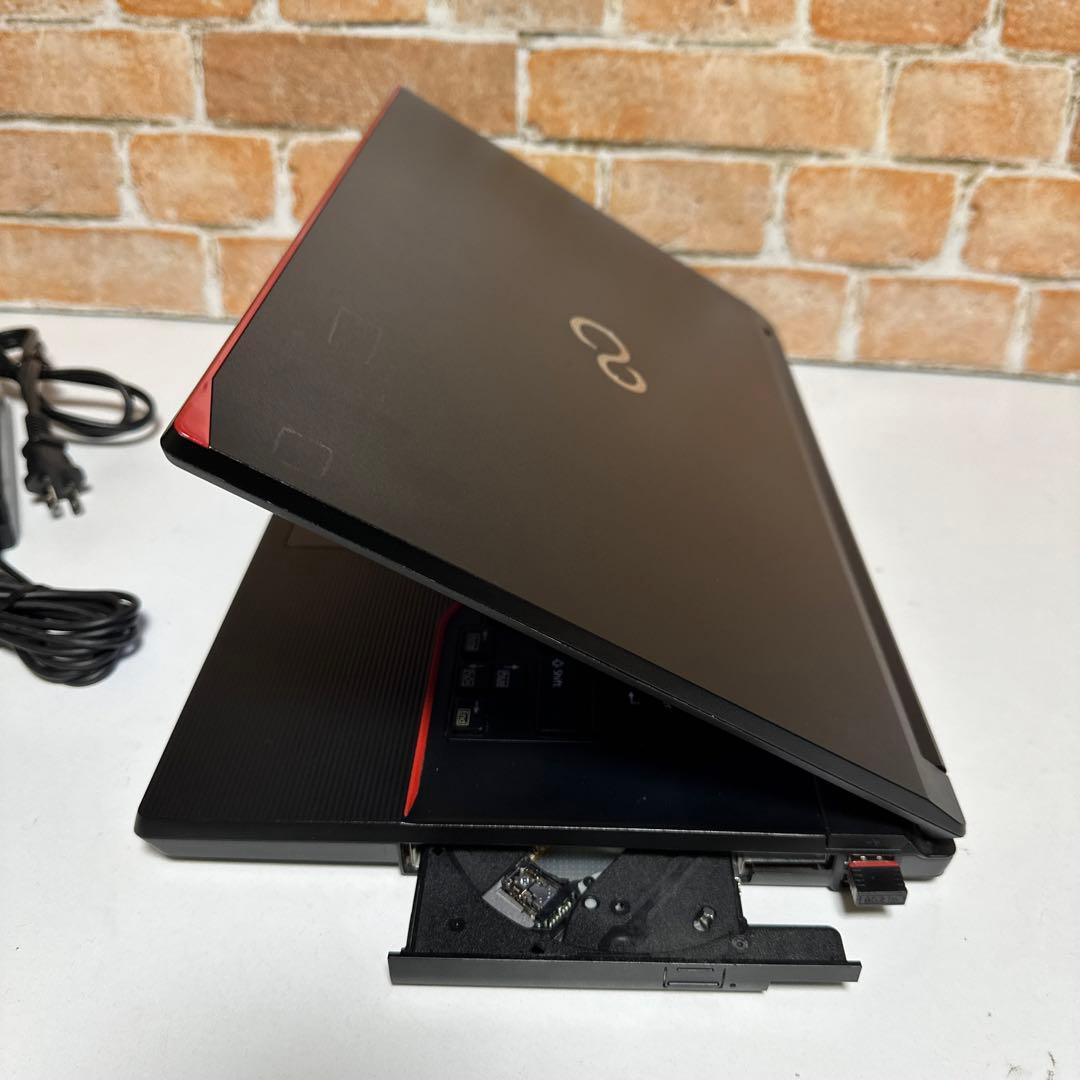 富士通 LIFEBOOK ノートPC Windows 11 オフィス2024年