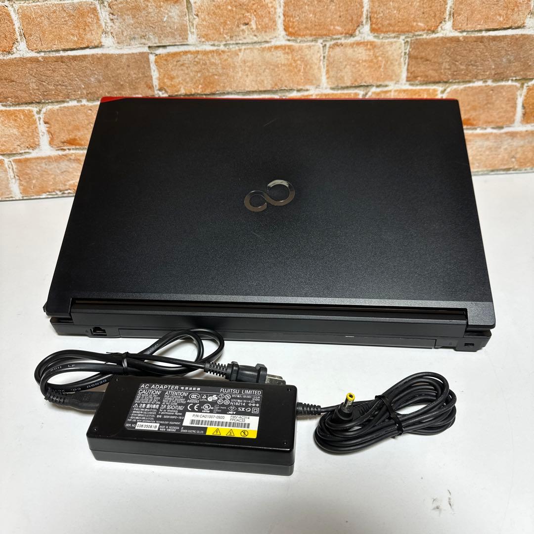 富士通 LIFEBOOK ノートPC Windows 11 オフィス2024年