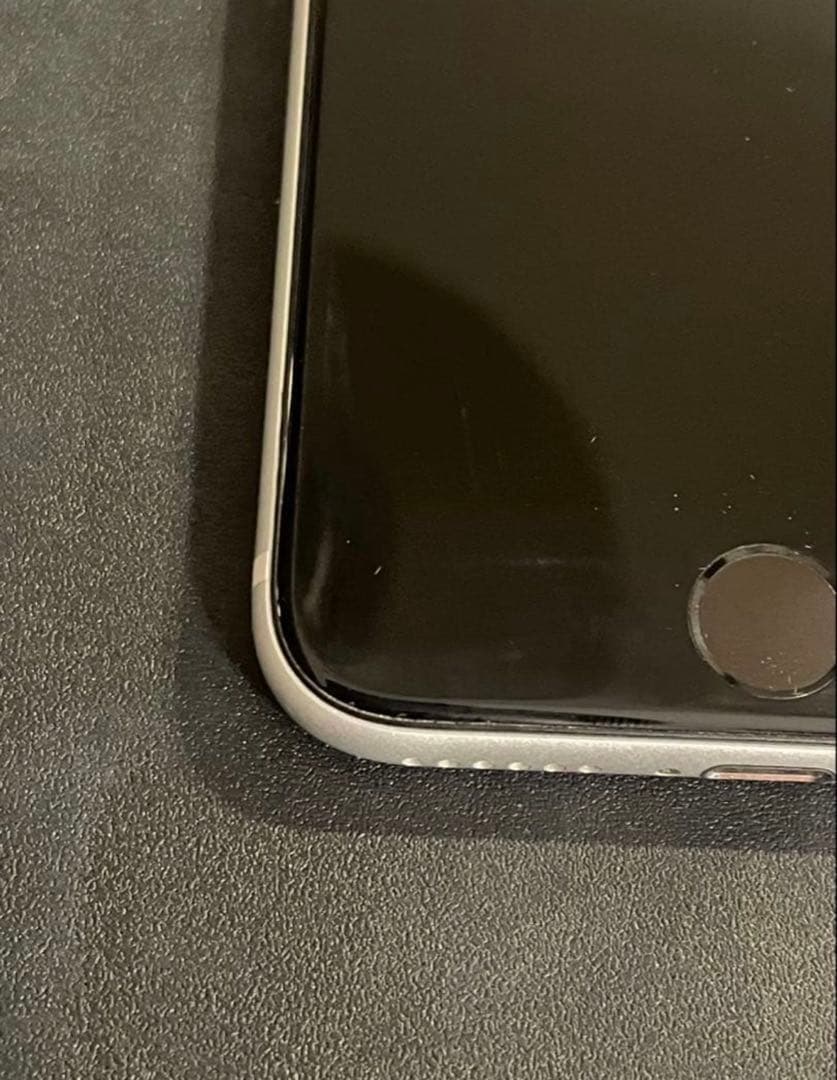 【ハル】iPhone SE (第2世代) ホワイト 64GB