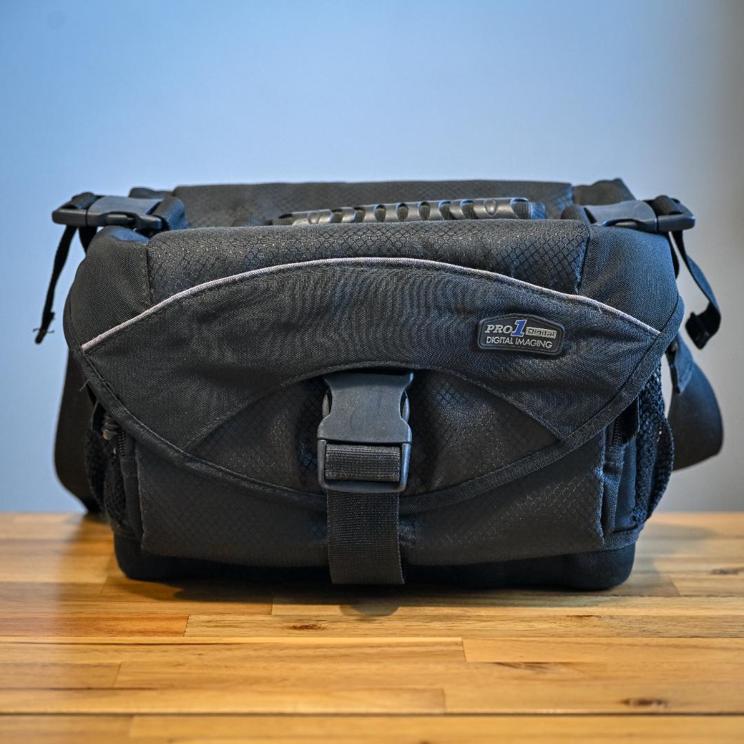 Nikon D80 デジタル一眼レフカメラ　純正レンズ２本付き