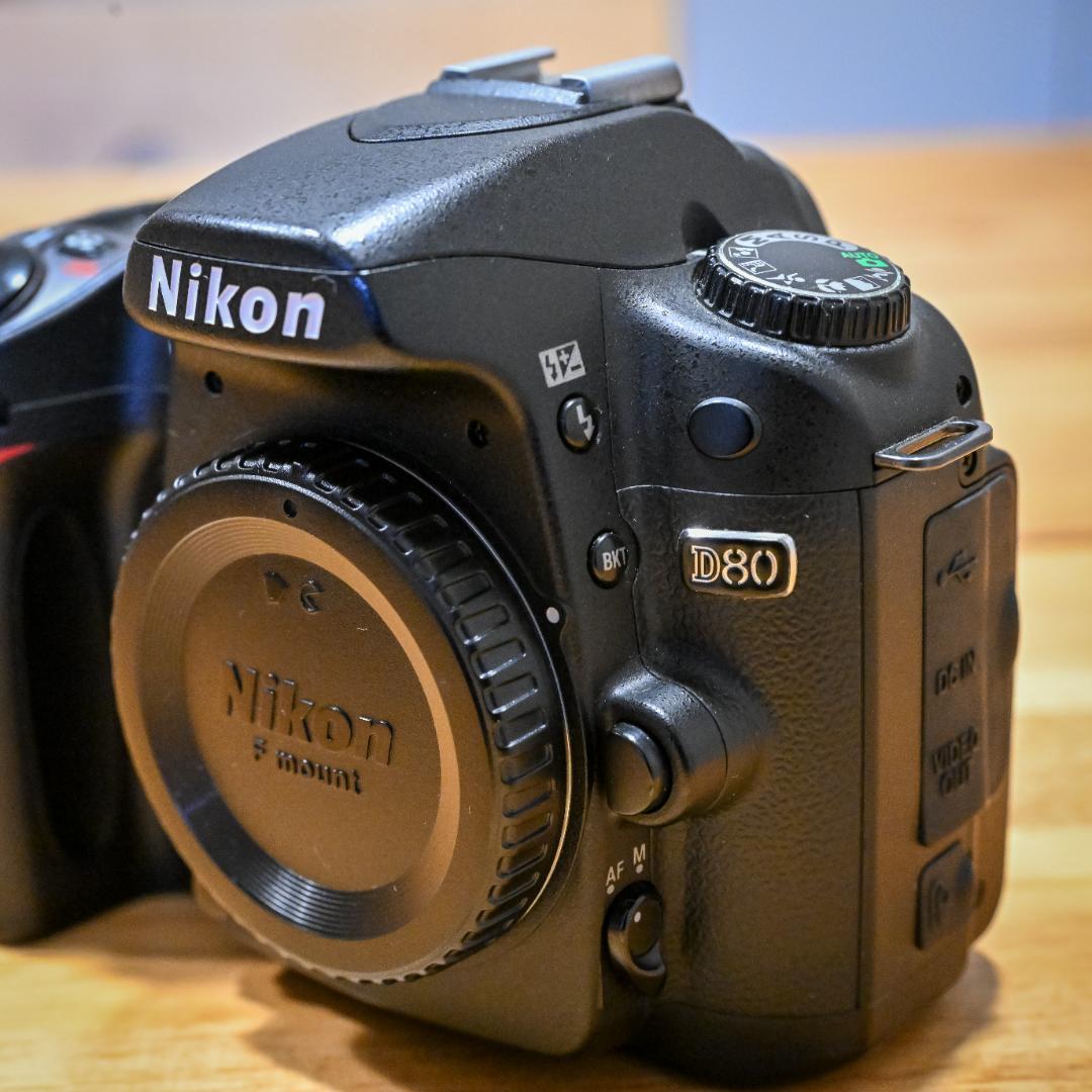 Nikon D80 デジタル一眼レフカメラ　純正レンズ２本付き