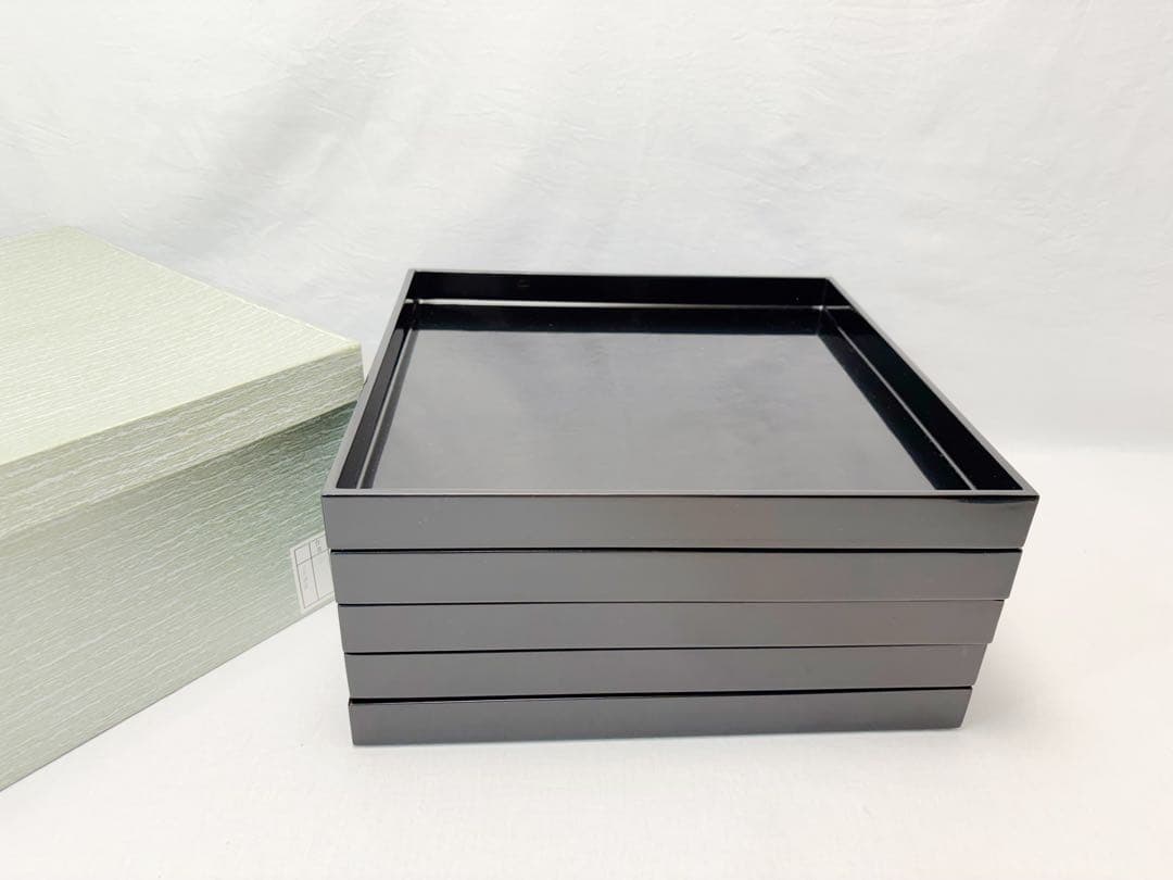 ほぼ未使用 懐石道具 木製黒真塗 会席膳 四方膳 5客揃 宴会盆 銘々盆 紙箱 茶道具 懐石道具 会席道具/折敷 懐石盆 会席盆 点心盆 隅切膳 5客組