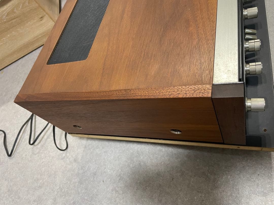 珍しいPioneer SX-818ステレオレシーバー