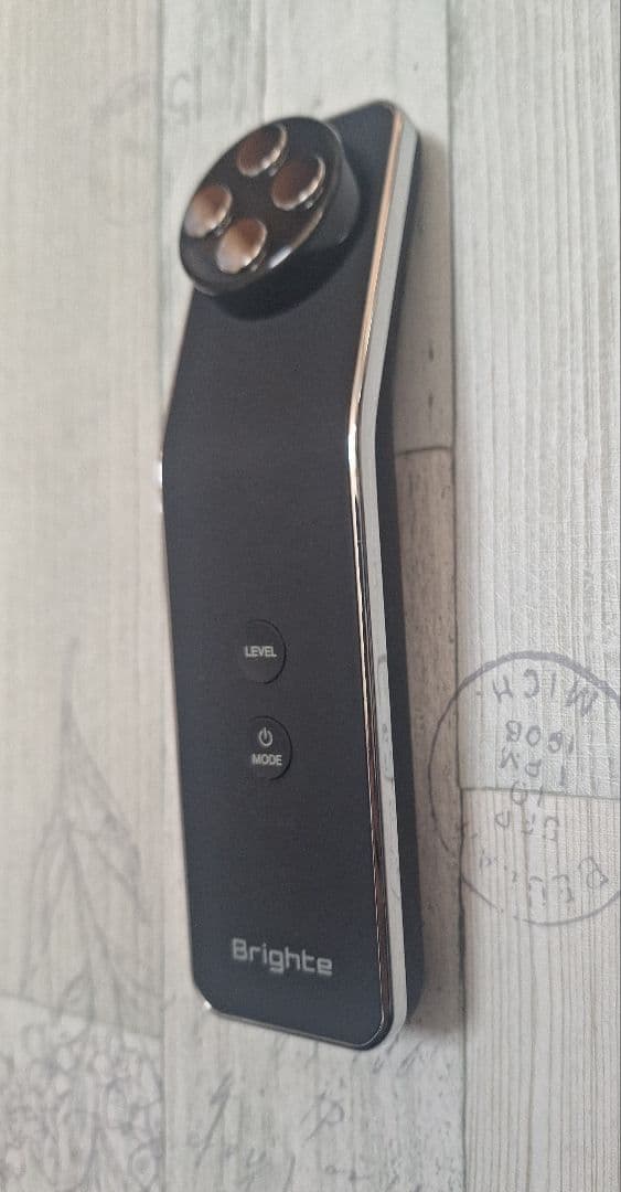 Brighte 美顔器 RF EMS 動作確認済み アルコール消毒済