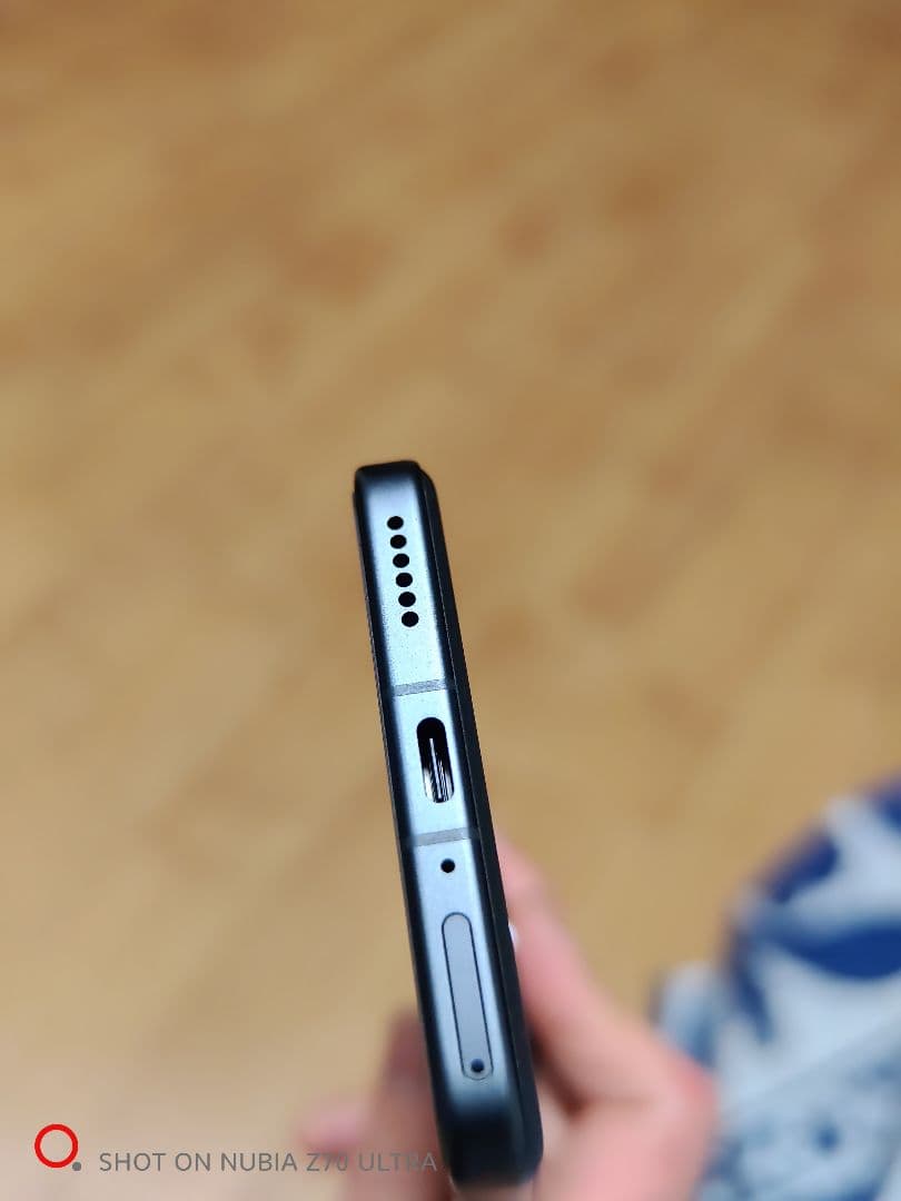 超美品!　Xiaomi POCO F7 Ultra　未使用ガラスフィルム付き