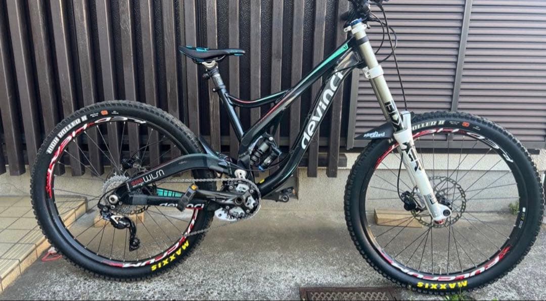 Devinci マウンテンバイク 掘り出し物！古い年式のフルサスがほぼ半額に！規格は古めですが