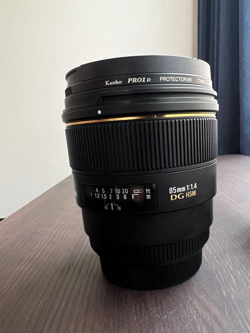 Sigma EX 85mm 1:1.4 DG HSM単焦点レンズ + Pro1D