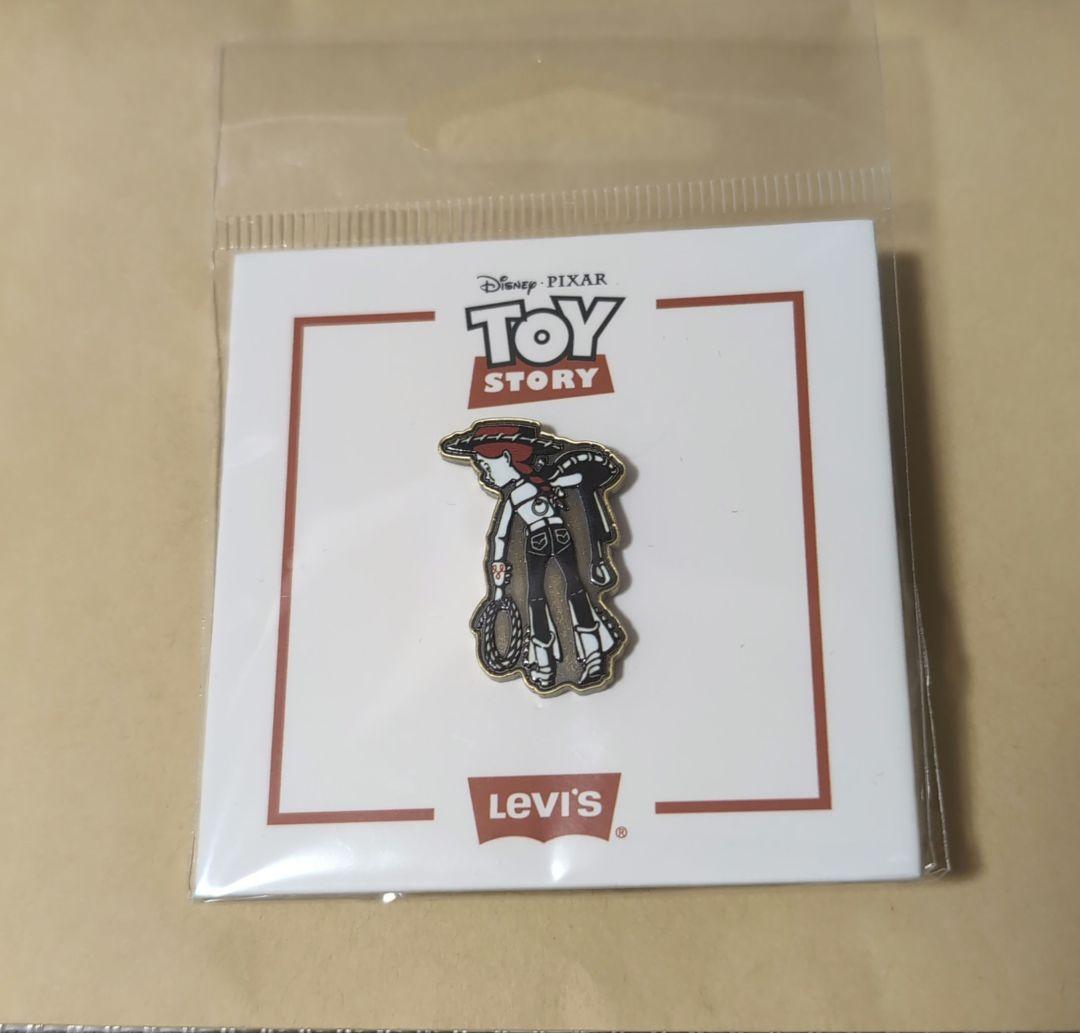Levi's トイ・ストーリー ピンバッジ ジェシー - メルカリ
