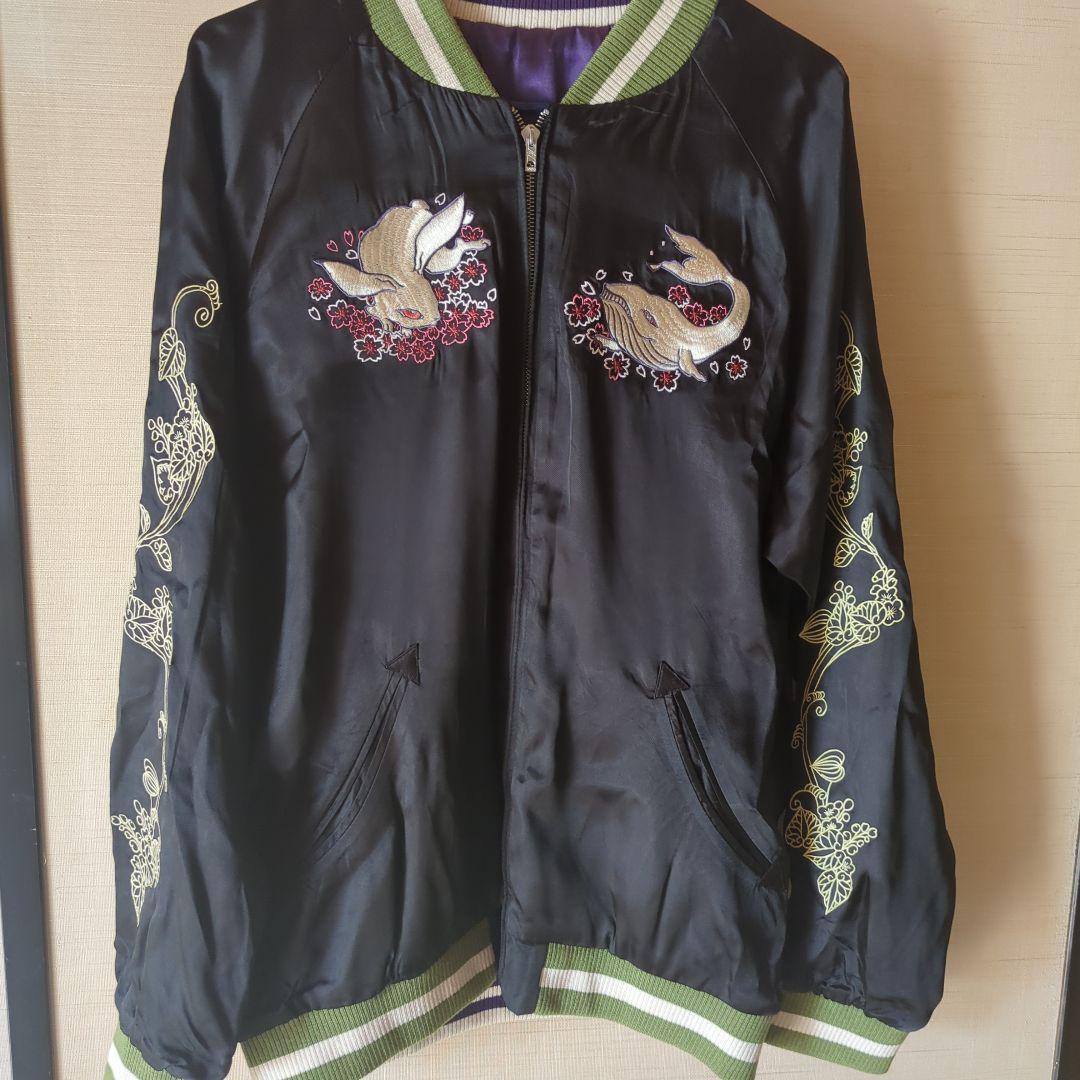 ちきりや✨️タツミデコ✨️ウサギ刺繍の黒スカジャン LL