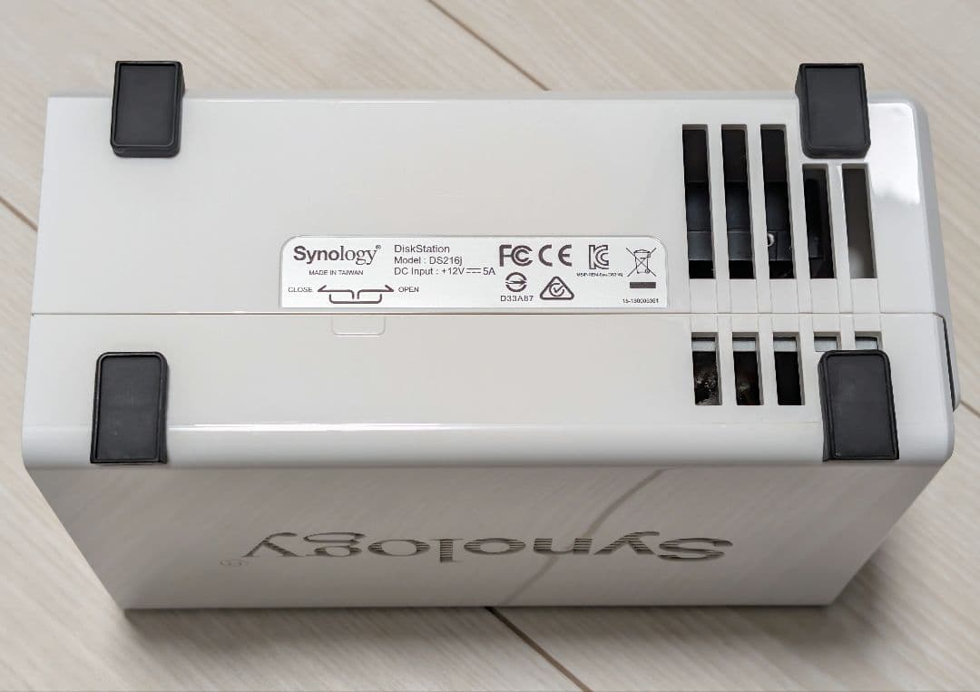 Synology DS216j NAS + HDD 4TB×2個