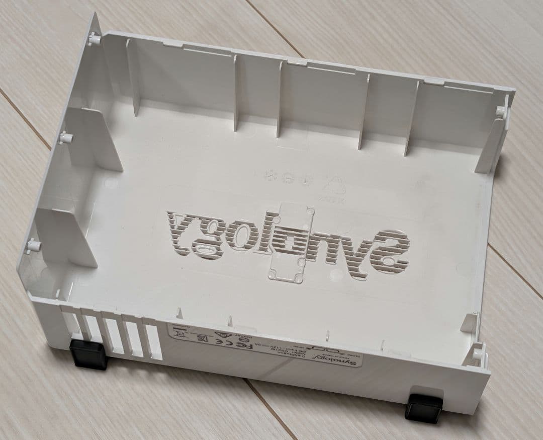 Synology DS216j NAS + HDD 4TB×2個