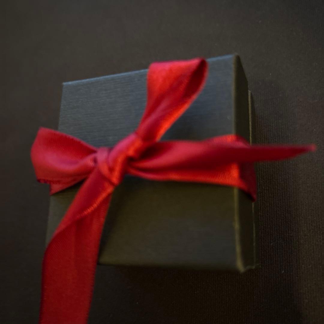 ダイヤモンド　k18WG フープピアス　中折れ式 0.06ct(0.03×2)