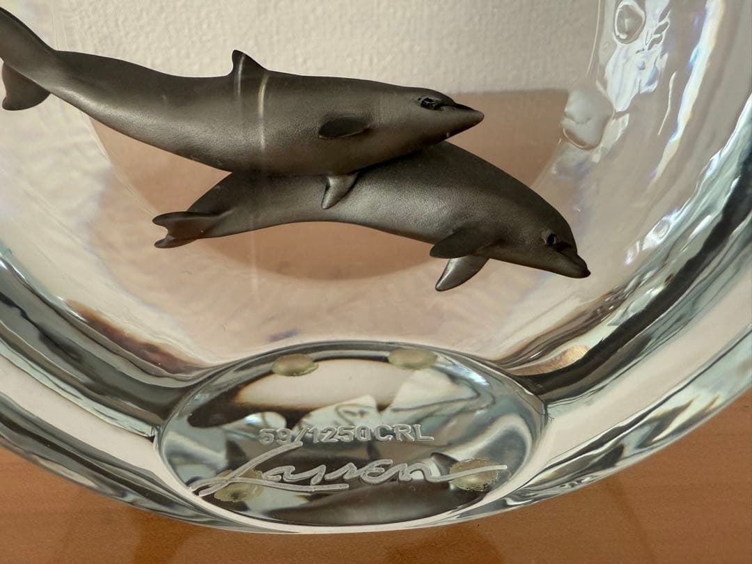 サイン入り】クリスチャン・リース・ラッセン アクリルオブジェ イルカ