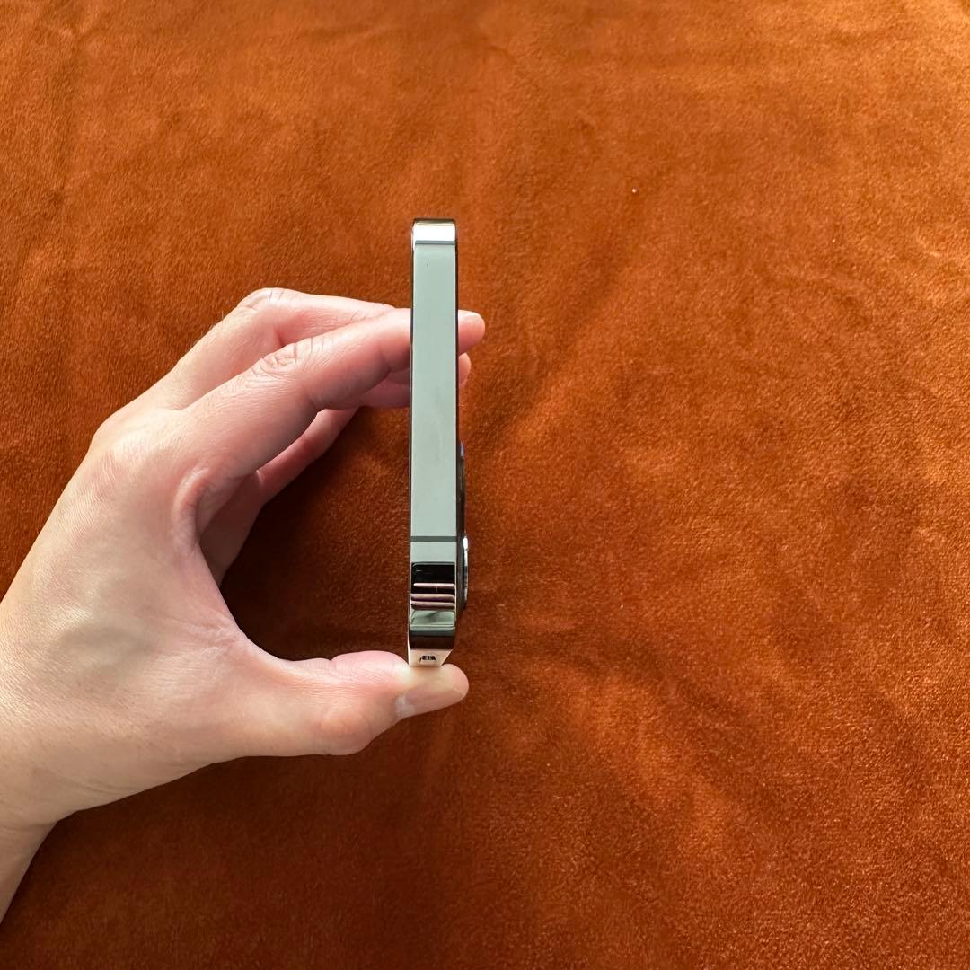 iphone12 pro esim解除　256GB 色グラファイト　①