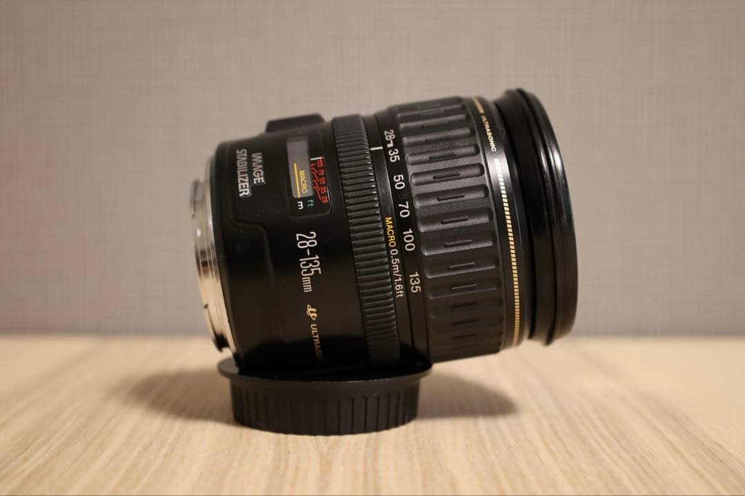 Canon キヤノン EF 28-135mm 1:3.5-5.6 IS USM