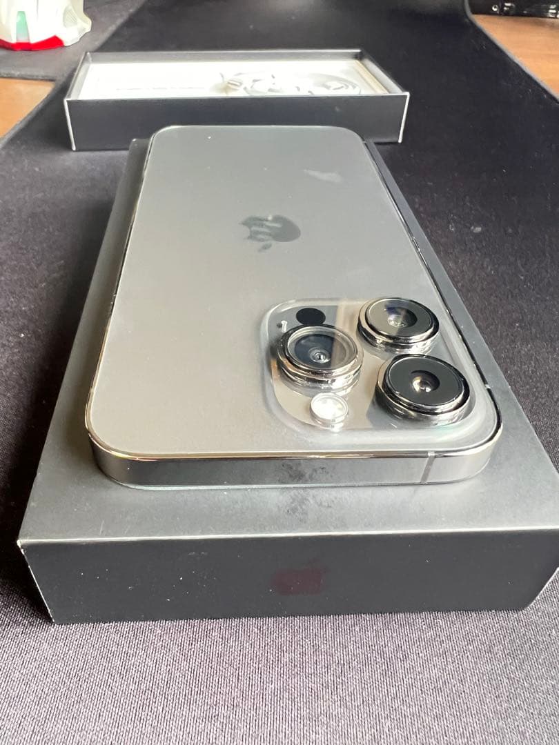 iPhone 13 Pro 512GB ブラック（中古・シャッター音なし）
