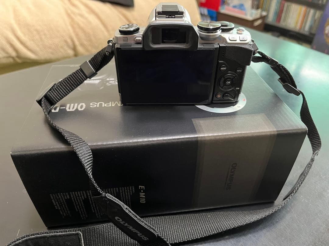 【本日限定】オリンパス　OM-D E-M10 ダブルレンズキット