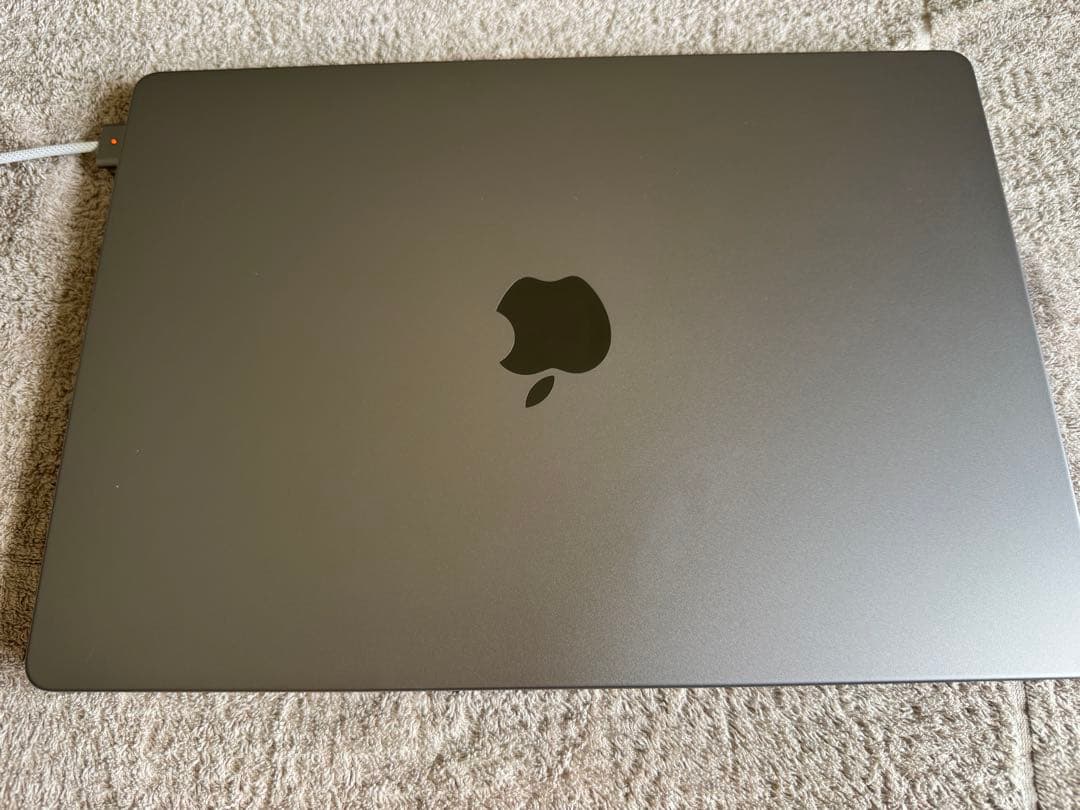 【美品】Macbook Pro M3 14インチ/8GB/512GB