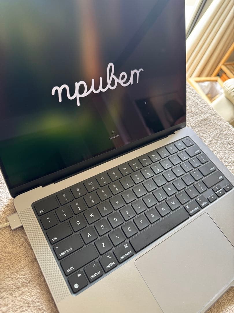 【美品】Macbook Pro M3 14インチ/8GB/512GB