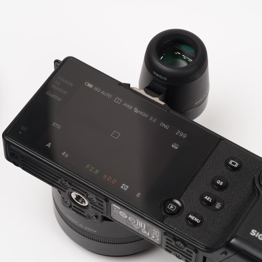 SIGMA dp1 Quattro +おまけ(光学ファインダー、レンズフード)