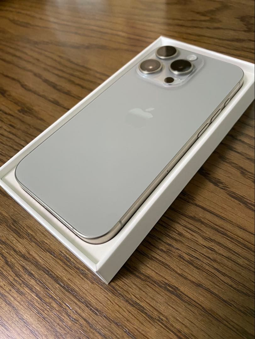 Apple iPhone15pro 128GBナチュラルチタニウム SIMフリー