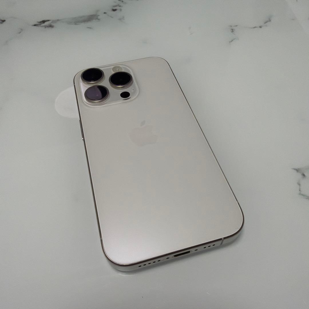 美品 Apple iPhone15 Pro 256GB SIMフリー