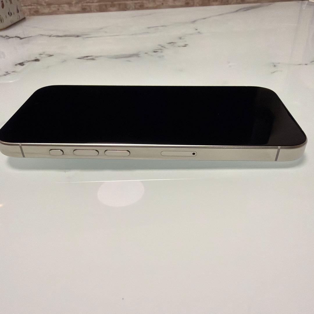 美品 Apple iPhone15 Pro 256GB SIMフリー
