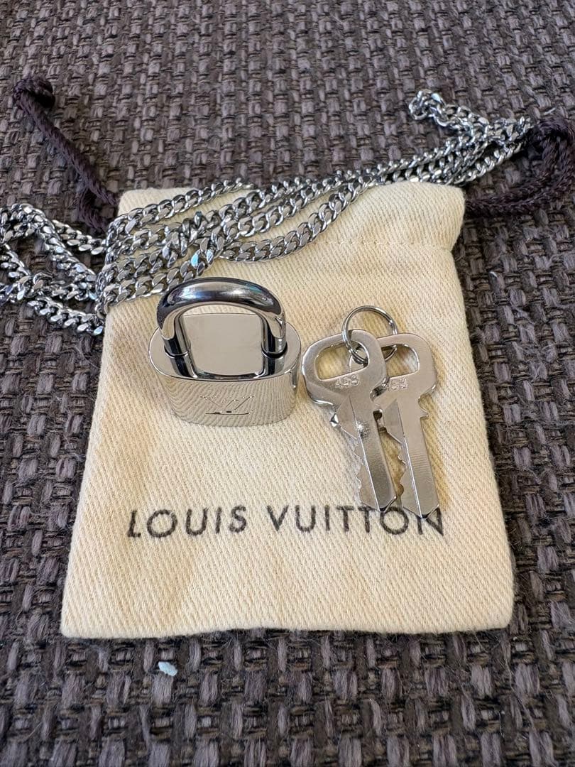 新品ルイヴィトン パドロックカデナ ネックレス チェーン付き 南京錠