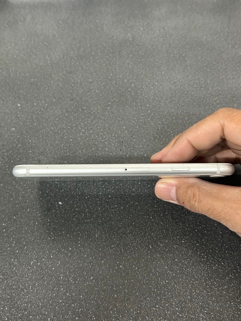 携帯電話本体 iPhone8 256GB